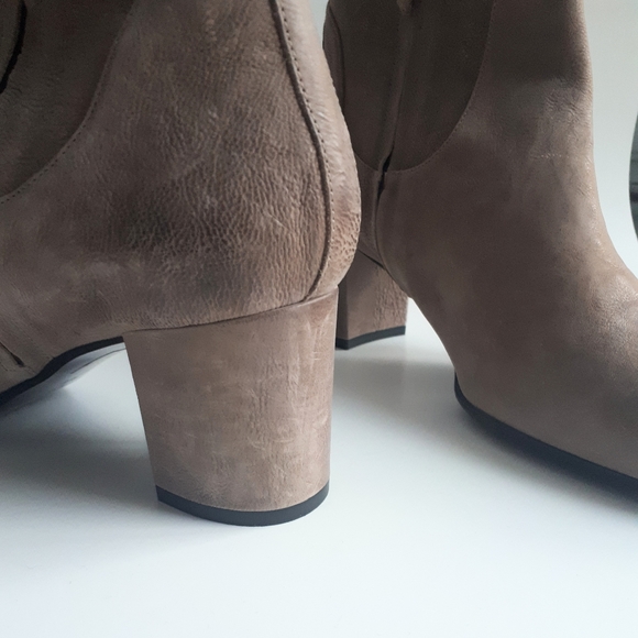Grigiarancio | NWOT Leather Ankle Booties - Picture 5 of 13